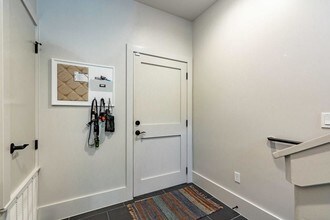 206 E Live Oak St in Austin, TX - Building Photo - Building Photo