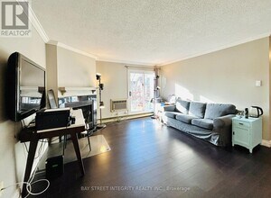 1508 Pilgrims Way in Oakville, ON - Building Photo - Building Photo