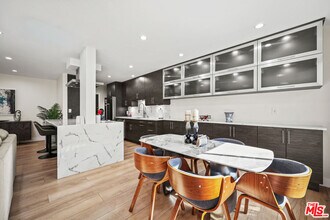 1045 Kings Rd in West Hollywood, CA - Building Photo - Building Photo