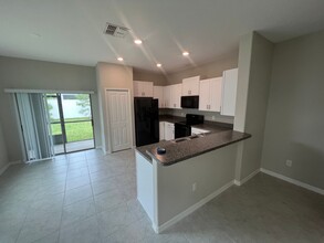 4028 Wild Senna Blvd in Tampa, FL - Building Photo - Building Photo