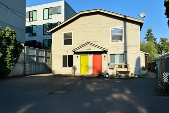 4439 SE 52nd Ave in Portland, OR - Building Photo - Building Photo