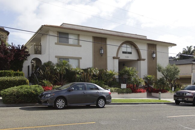 La Plaza Apartments in Dana Point, CA - Foto de edificio - Building Photo