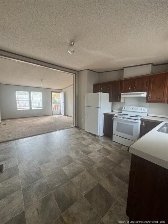 142 Oak St in Fayetteville, NC - Building Photo