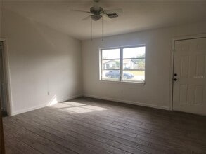 1140 Queen Rd in Venice, FL - Building Photo - Building Photo