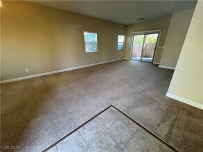 9669 Greensburg Ave in Las Vegas, NV - Building Photo - Building Photo