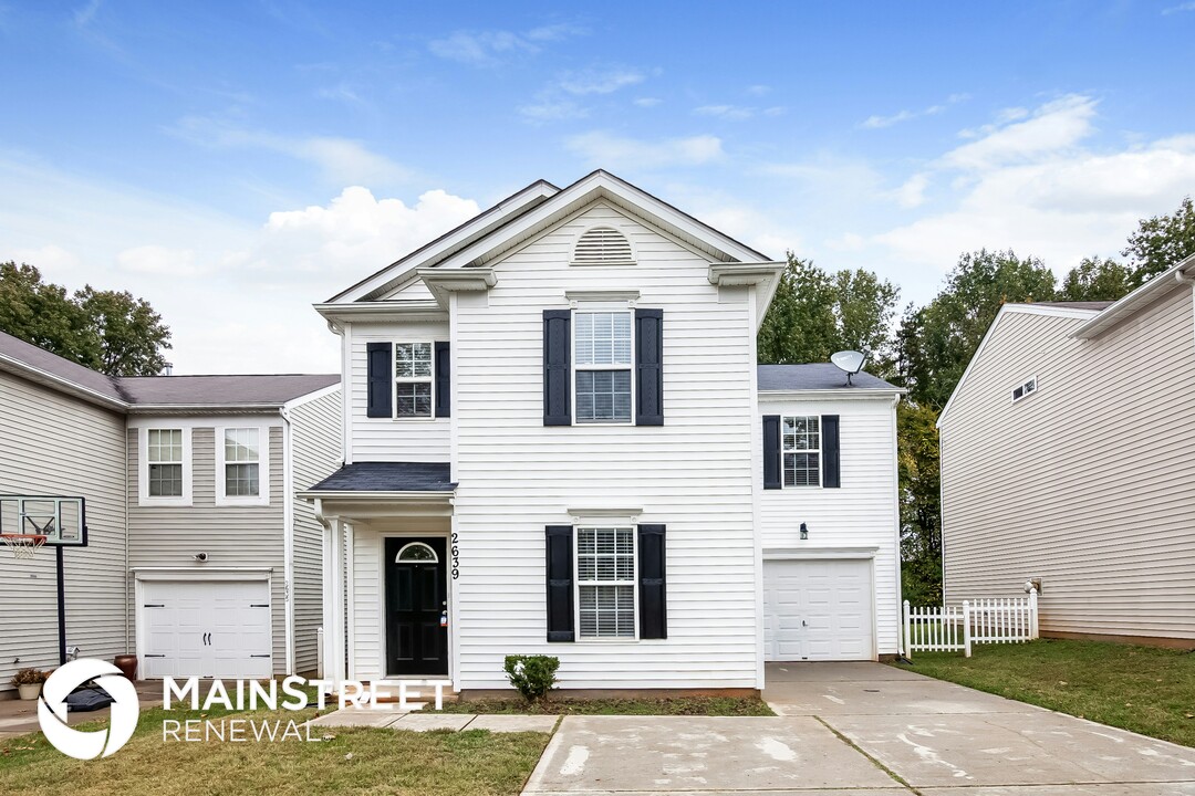 2639 Oasis Ln in Charlotte, NC - Building Photo