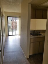 Pinewood Village Condominiums in Fairfield, CA - Foto de edificio - Building Photo