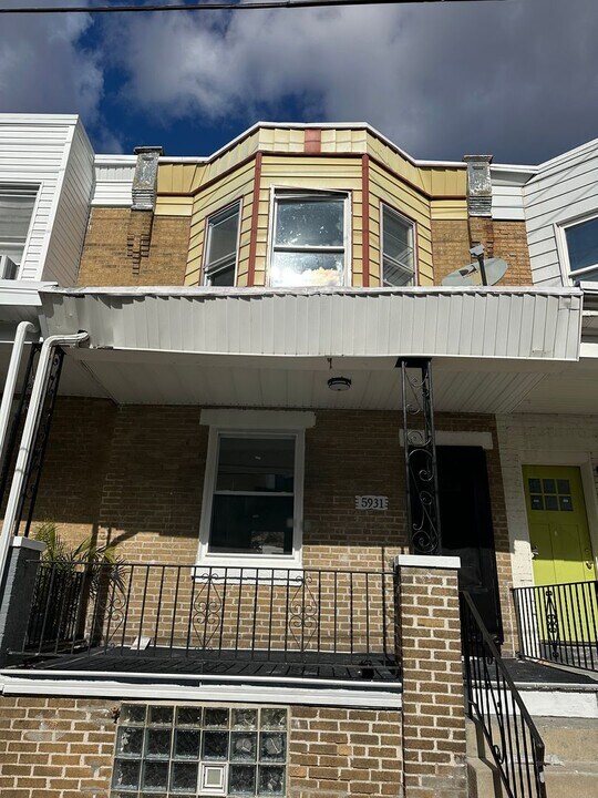 5931 Irving St in Philadelphia, PA - Building Photo