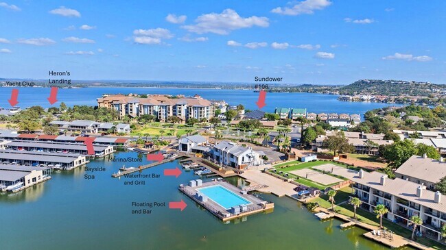 104 Cove E in Horseshoe Bay, TX - Foto de edificio - Building Photo