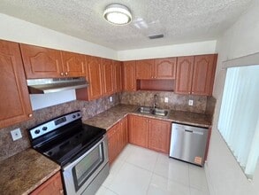 22227 SW 103rd Ct in Cutler Bay, FL - Building Photo - Building Photo