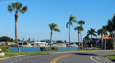 11430 3rd St E in Treasure Island, FL - Building Photo - Building Photo