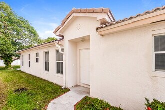 7507 NW 3rd Ct in Plantation, FL - Building Photo - Building Photo