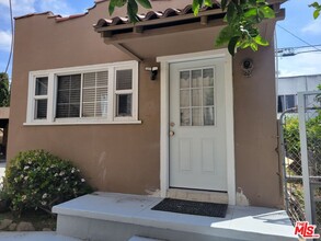 1184 Bronson Ave in Los Angeles, CA - Building Photo - Building Photo