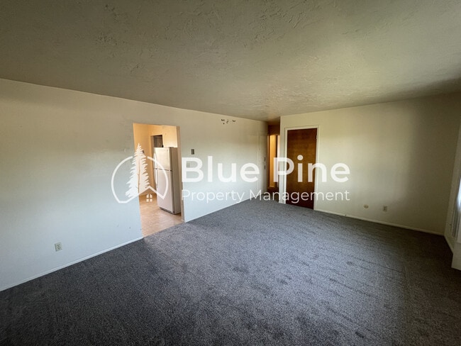 1489 Mountain View Ln in Idaho Falls, ID - Foto de edificio - Building Photo