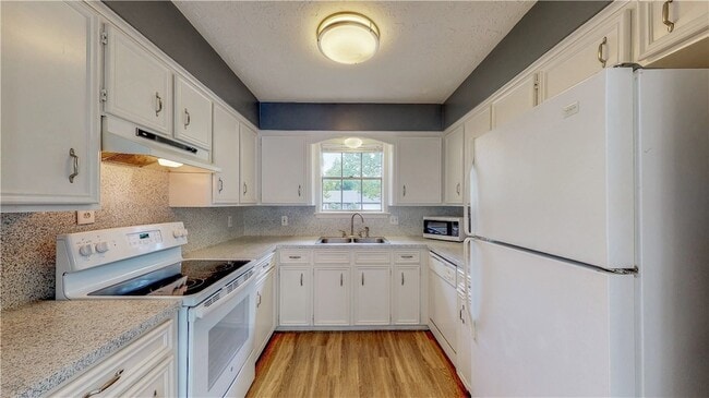 1000 Holleman Dr in College Station, TX - Building Photo - Building Photo