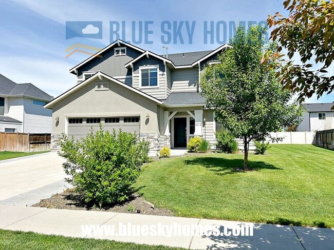 property at 2572 E Mariposa Dr