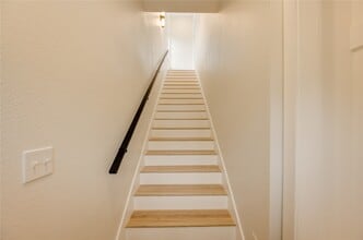 811 E 39th St in Houston, TX - Foto de edificio - Building Photo