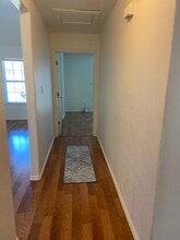 2404 Thomas St in Taylor, TX - Building Photo - Building Photo