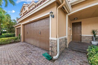 10810 NW 74th Dr in Parkland, FL - Building Photo - Building Photo