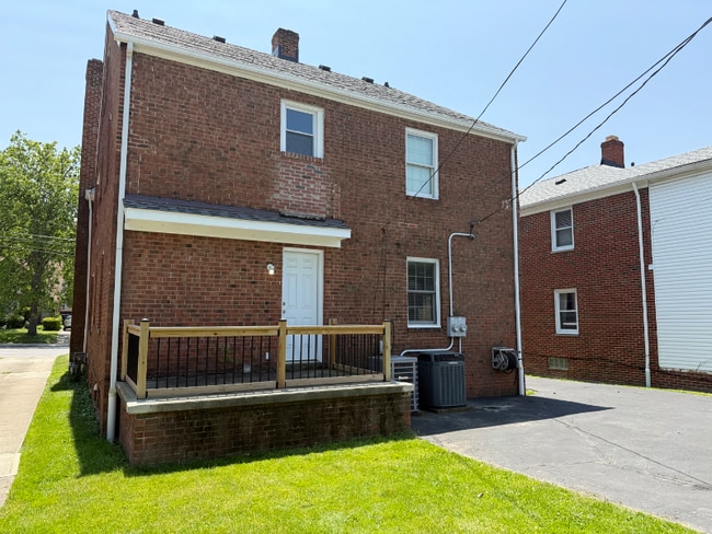 13537 Cedar Rd in University Heights, OH - Building Photo - Building Photo