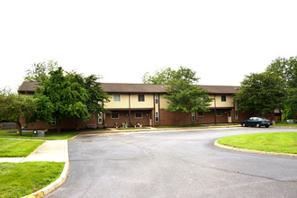 Cypress Commons in Middletown, OH - Building Photo - Building Photo