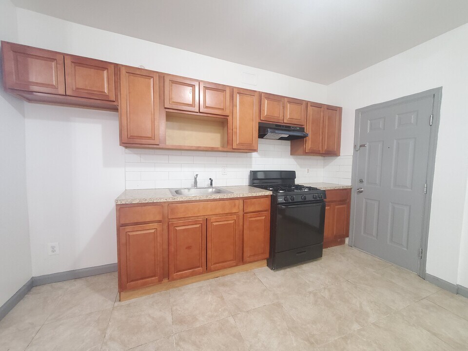 25 Stuyvesant Ave in Newark, NJ - Building Photo