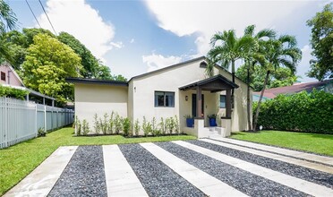 1747 NW 31st St in Miami, FL - Building Photo - Building Photo