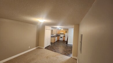 2262 Ashlee Rd in Nanaimo, BC - Building Photo - Building Photo