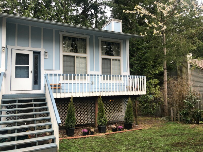 530 NW Carolyn Ln in Poulsbo, WA - Building Photo