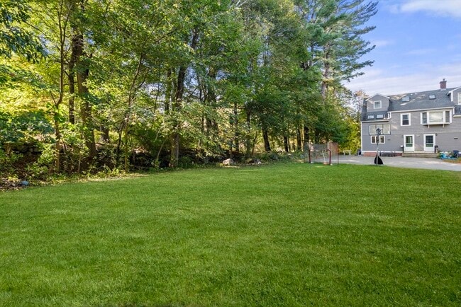 17 Lexington St in Weston, MA - Building Photo - Building Photo