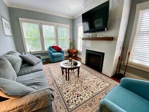 49 Cottage St in Newton, MA - Building Photo - Building Photo