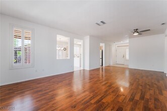 465 Eagle Vista Dr in Henderson, NV - Building Photo - Building Photo