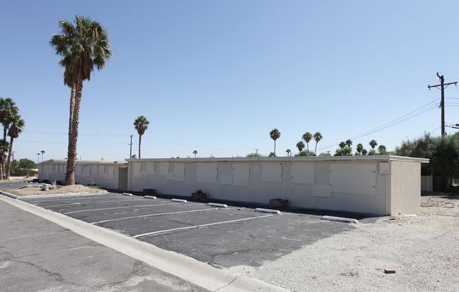 2395 N Indian Canyon Dr in Palm Springs, CA - Foto de edificio - Building Photo