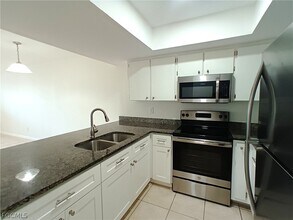 630-636 SE 13th Pl in Cape Coral, FL - Building Photo - Building Photo