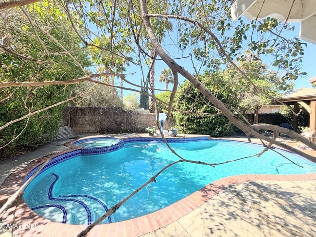 property at 2658 Paxton