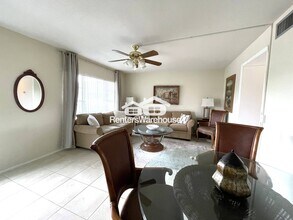 2042 Australia Way E, Unit Apt 78 in Clearwater, FL - Building Photo - Building Photo