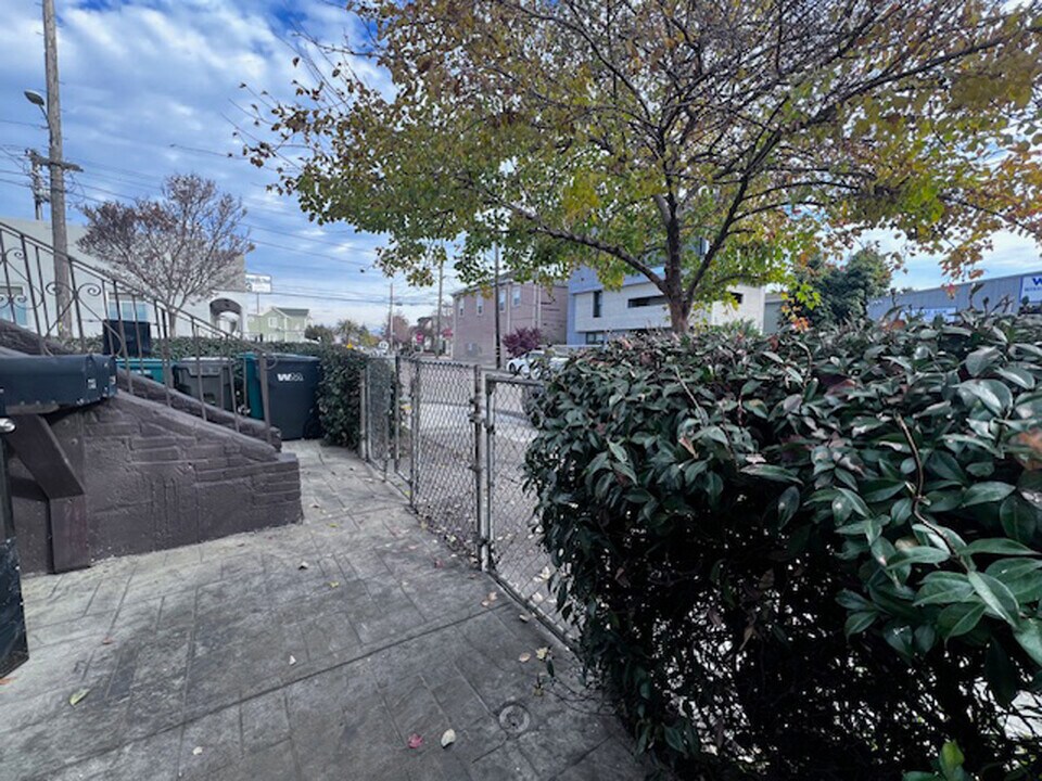 731 Willow St in Oakland, CA - Foto de edificio