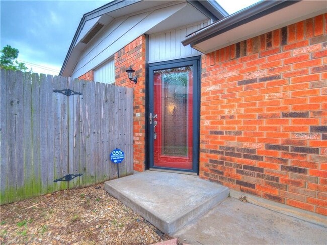 1610 SW 96th St in Oklahoma City, OK - Building Photo - Building Photo