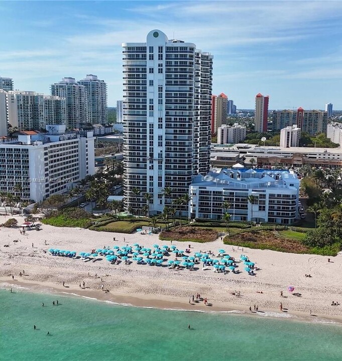 16711 Collins Ave, Unit 2505 in Sunny Isles Beach, FL - Building Photo