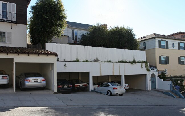 10974 Strathmore Dr in Los Angeles, CA - Building Photo - Building Photo