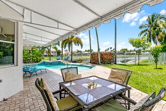 6241 C Durham Dr in Greenacres, FL - Building Photo - Building Photo