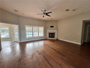 183 Wood Crest Cir in Brunswick, GA - Building Photo - Building Photo