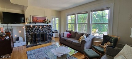 30 Walnut Pkwy in Montclair, NJ - Building Photo - Building Photo