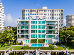 Sunset Lake Luxury Residences in Fort Lauderdale, FL - Building Photo - Building Photo