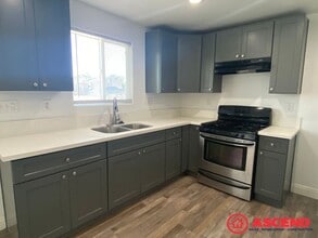 1229 Jeffrey St in Bakersfield, CA - Building Photo - Building Photo