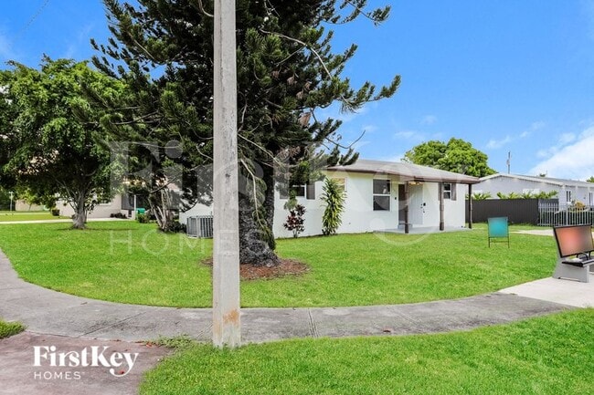 14830 SW 103rd Ave in Miami, FL - Building Photo - Building Photo