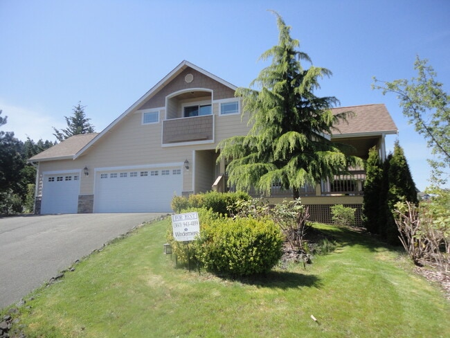 property at 2015 Seaton Ct SE