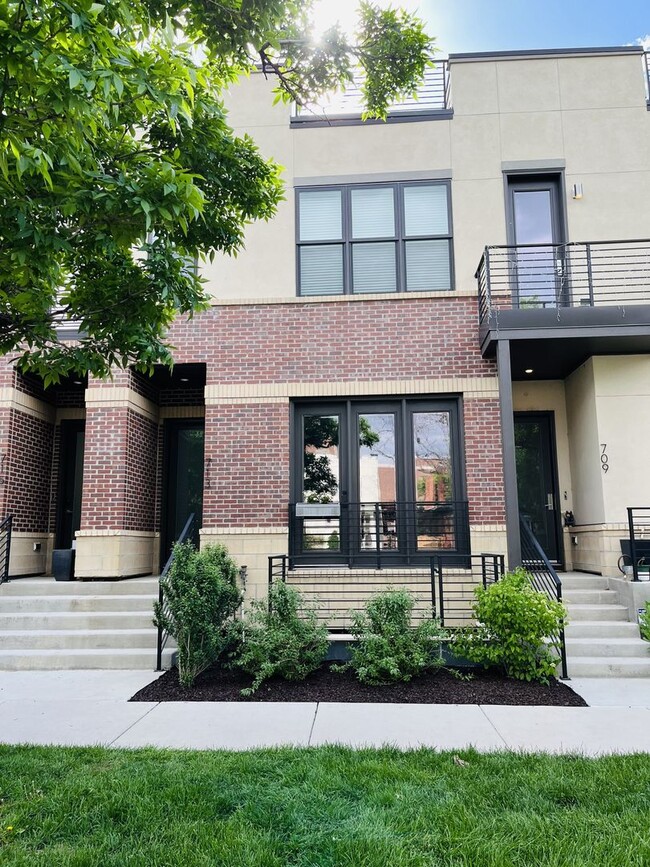 property at 713 S Logan St