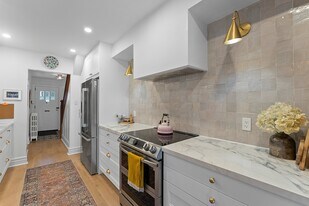 16 Springdale Blvd in Toronto, ON - Building Photo