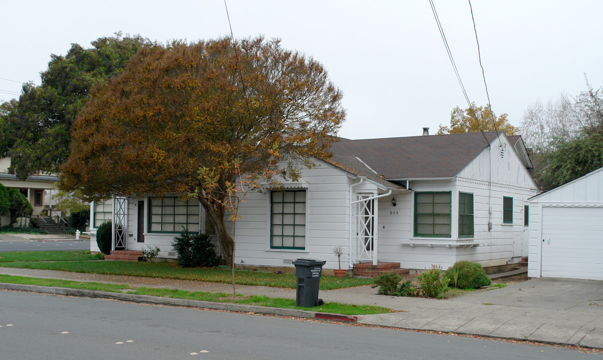 601 King St in Santa Rosa, CA - Building Photo